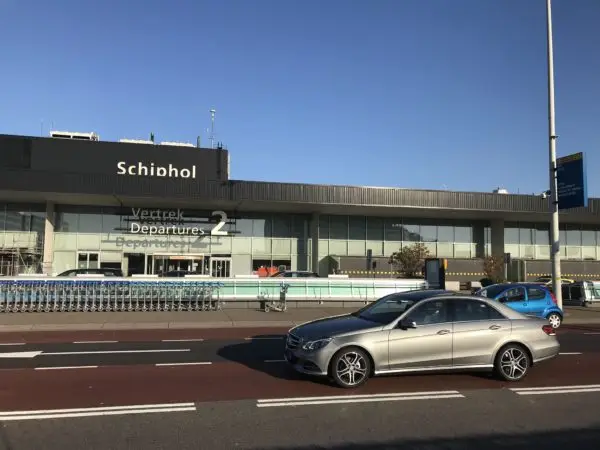 Taxi van Dongen naar de luchthaven – luchthavenvervoer